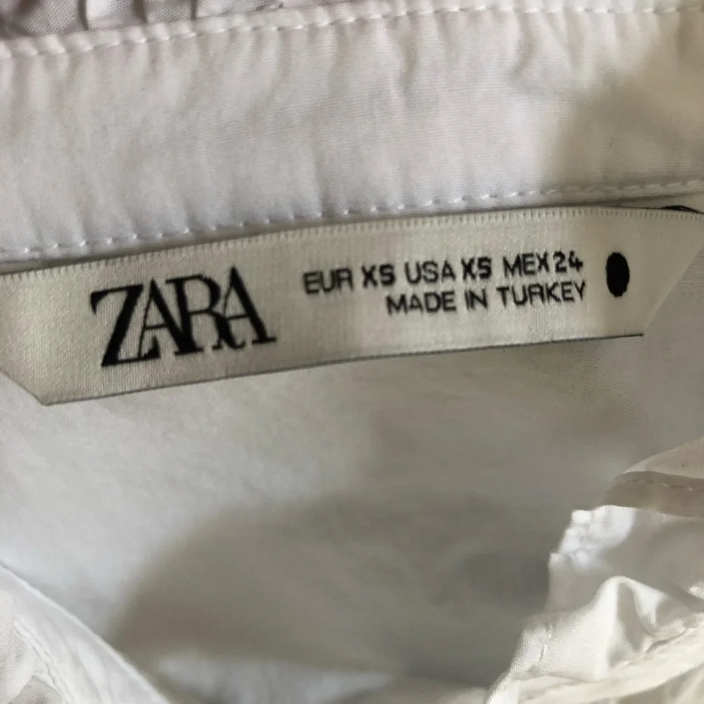Zara Cotton Crop Puff Sleeve Blouse XS White Lace Button Front Romantic